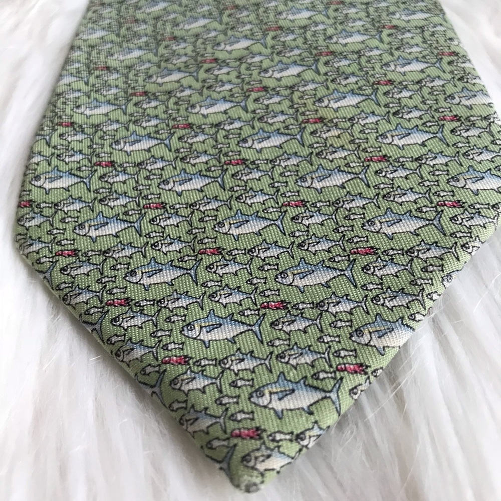 🐟 Vineyard Vines Martha’s Vineyard Fish Silk Tie